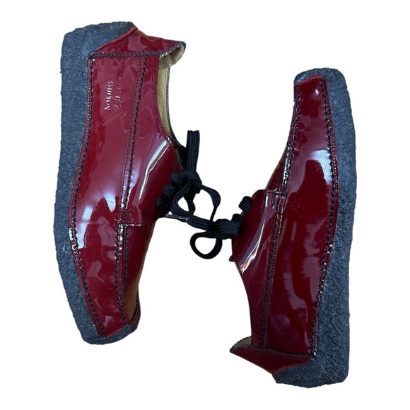 Red and Black Flats with Glossy Leather and Low Flat Sole - Picture 4 of 10